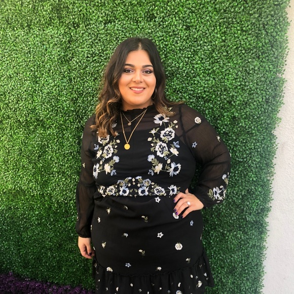 Meet your Posher, Natalie - Picture 2 of 4